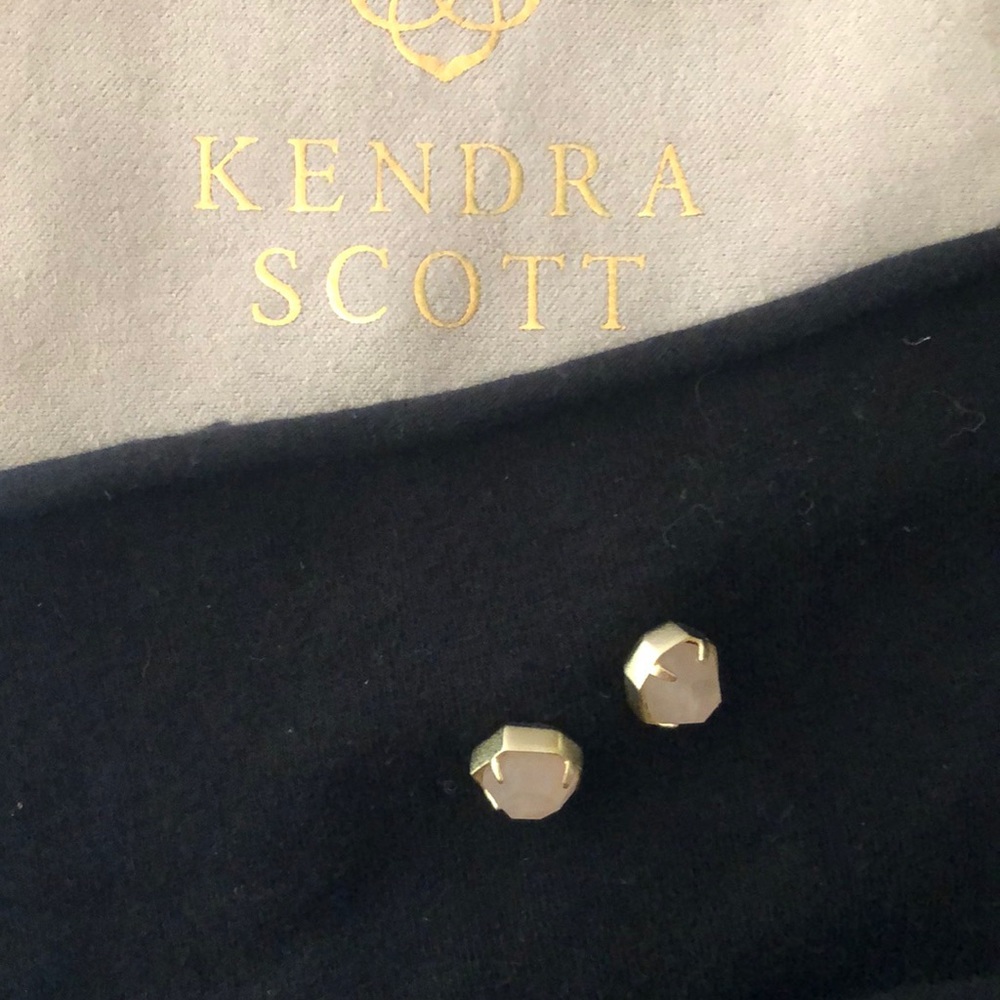 Kendra Scott rose quartz with gold posts.